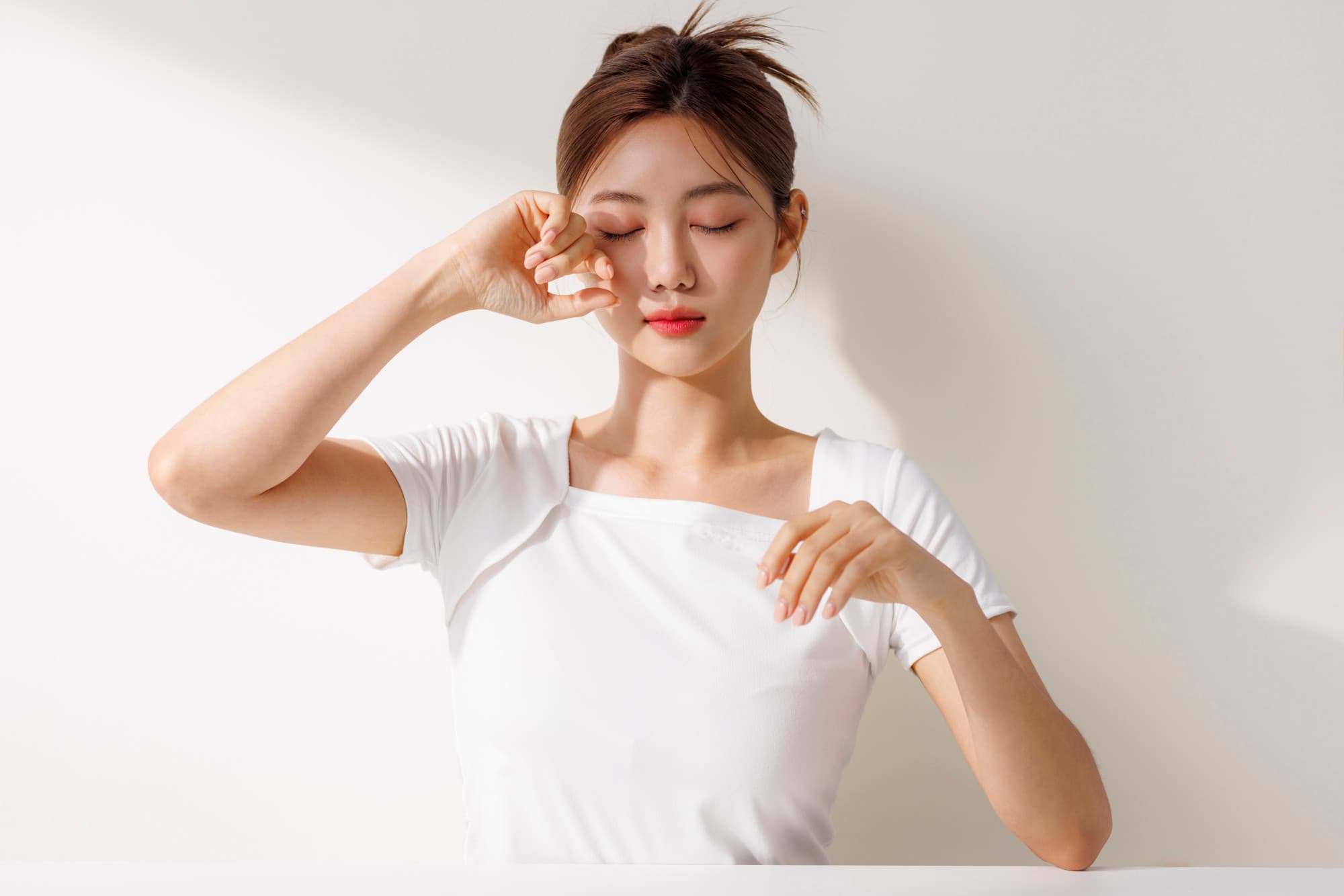 아침 얼굴·눈 주변 부종 원인, 신장·갑상선 확인